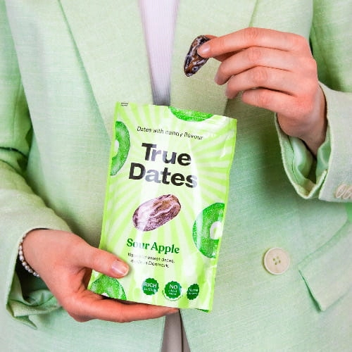 True Dates Sour Apple - Daktyle o smaku Kwaśnego Jabłka, bez cukru (100g)