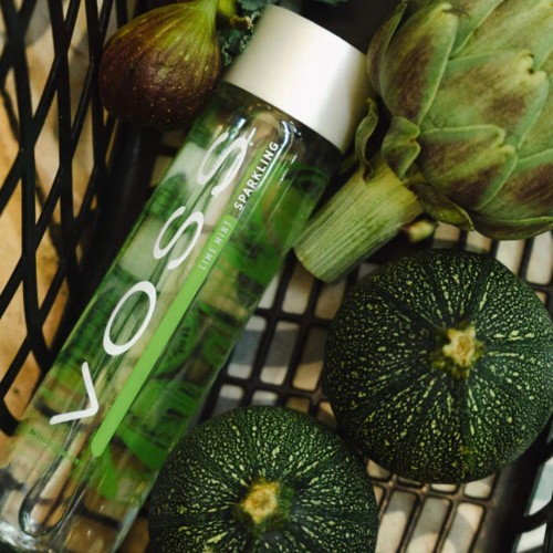 Voss Limonka Mięta – woda gazowana, w szklanej butelce 375 ml (Norwegia)